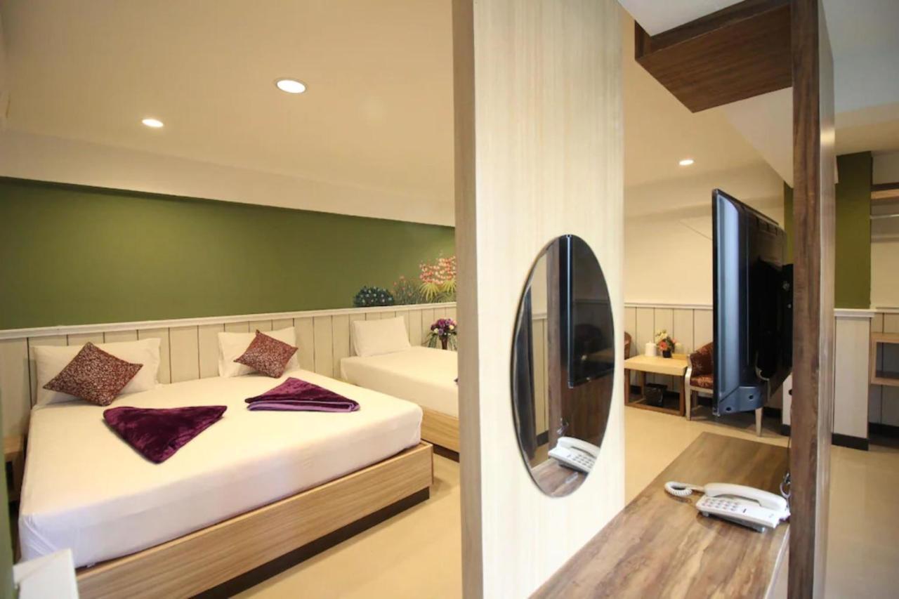 Kaya Place Bangkok Exterior photo